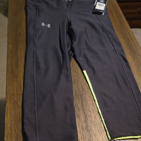 Under Armour Pants - Under Armour Dark gray capri Leggings